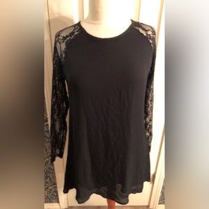 New black dress by Leadingstar large lace sleeves 36” bust